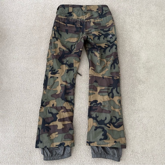 Burton Camouflage Snowboarding Pants - Camo Insulated Winter Waterproof - Picture 3 of 14
